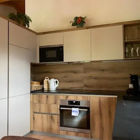 Schoeneben Milka * 왈드임핀즈가우